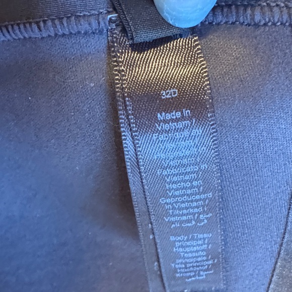 SKIMS wireless front-closure Bra in Jasper - Picture 9 of 9